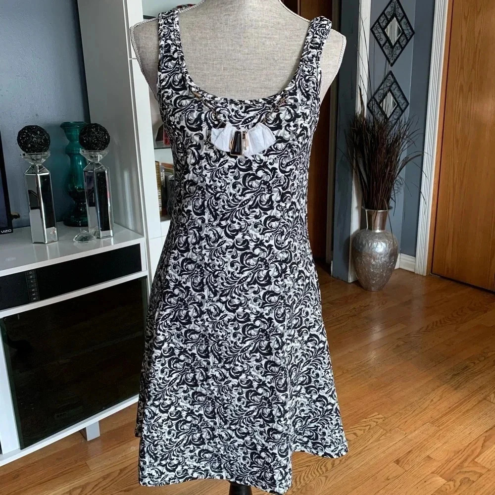 *NEW 5th & Love Paisley Floral Fit and Flare Dress